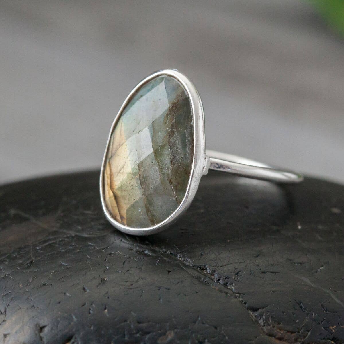 Sterling Silver Faceted Stone Ring: Moonstone / 8