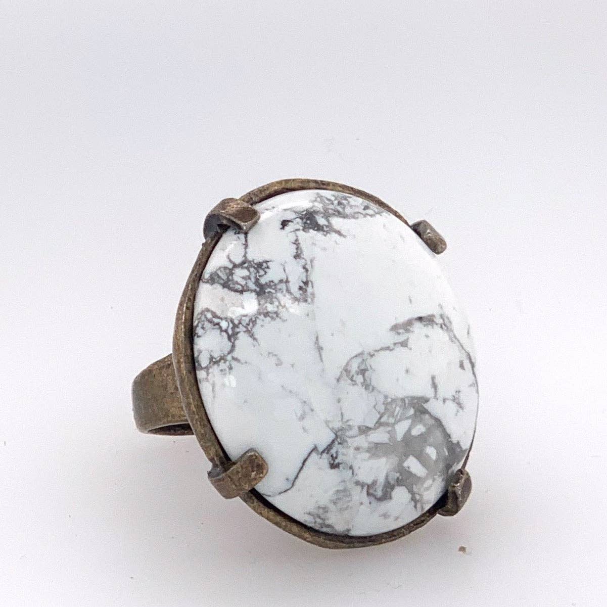 Single Round Cabochon Ring: 7 / African Turq