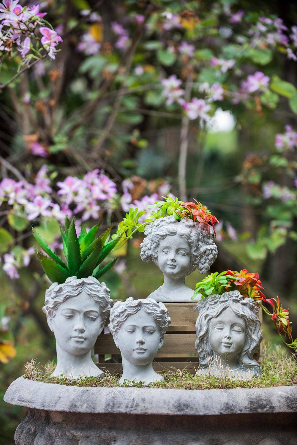 D7x11" Visage Cement Vase - Large