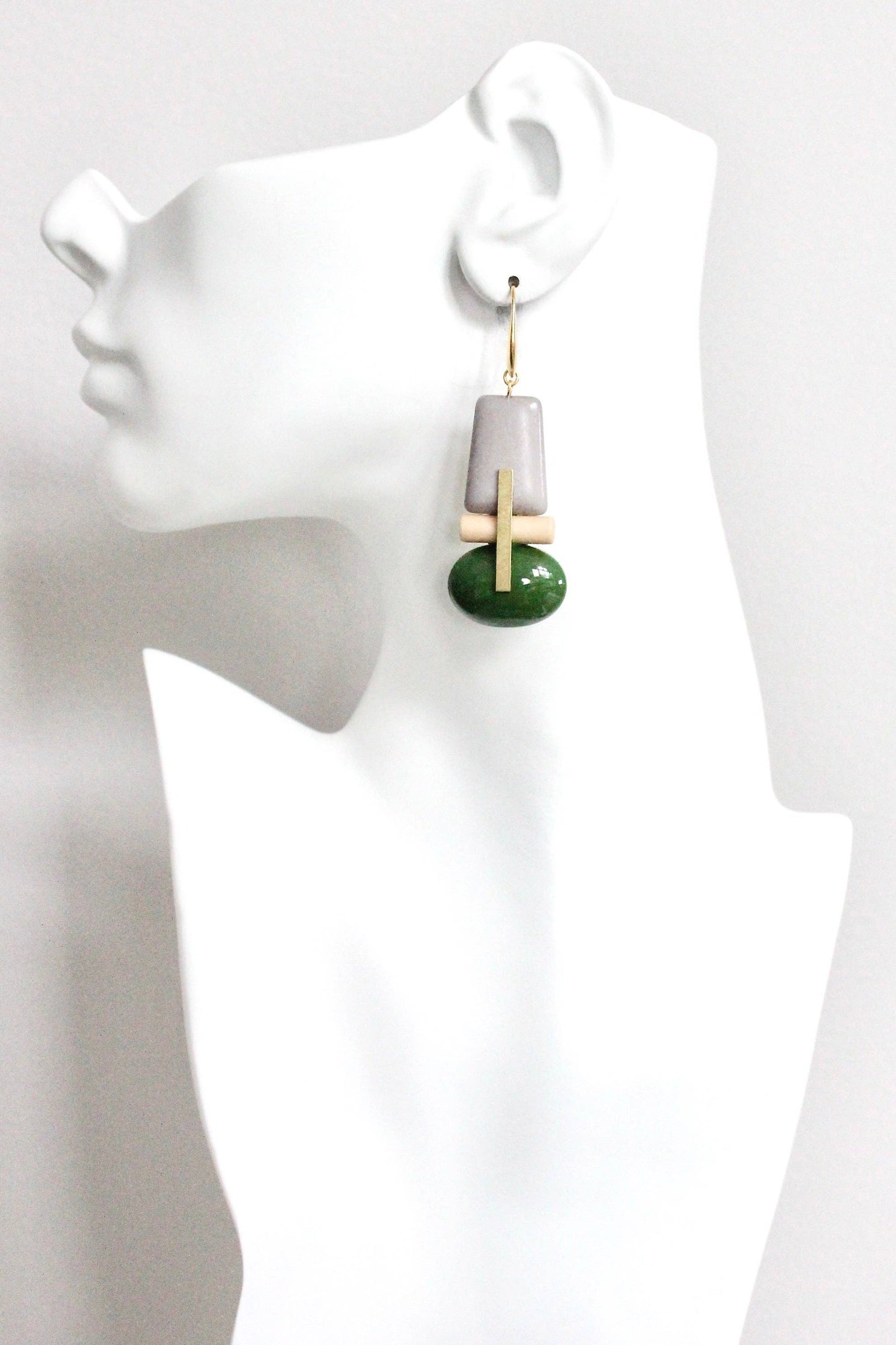 HYLE52 Hunter green glass and gray earrings