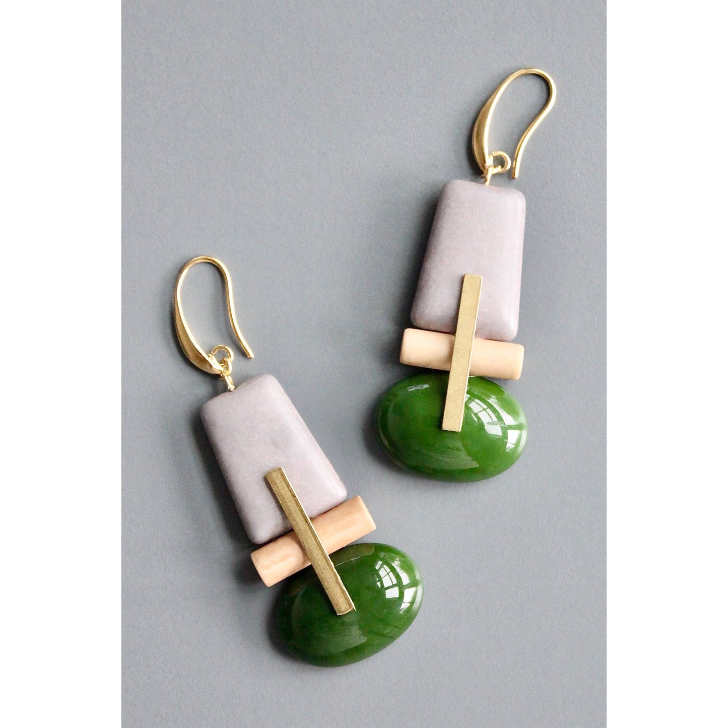 HYLE52 Hunter green glass and gray earrings