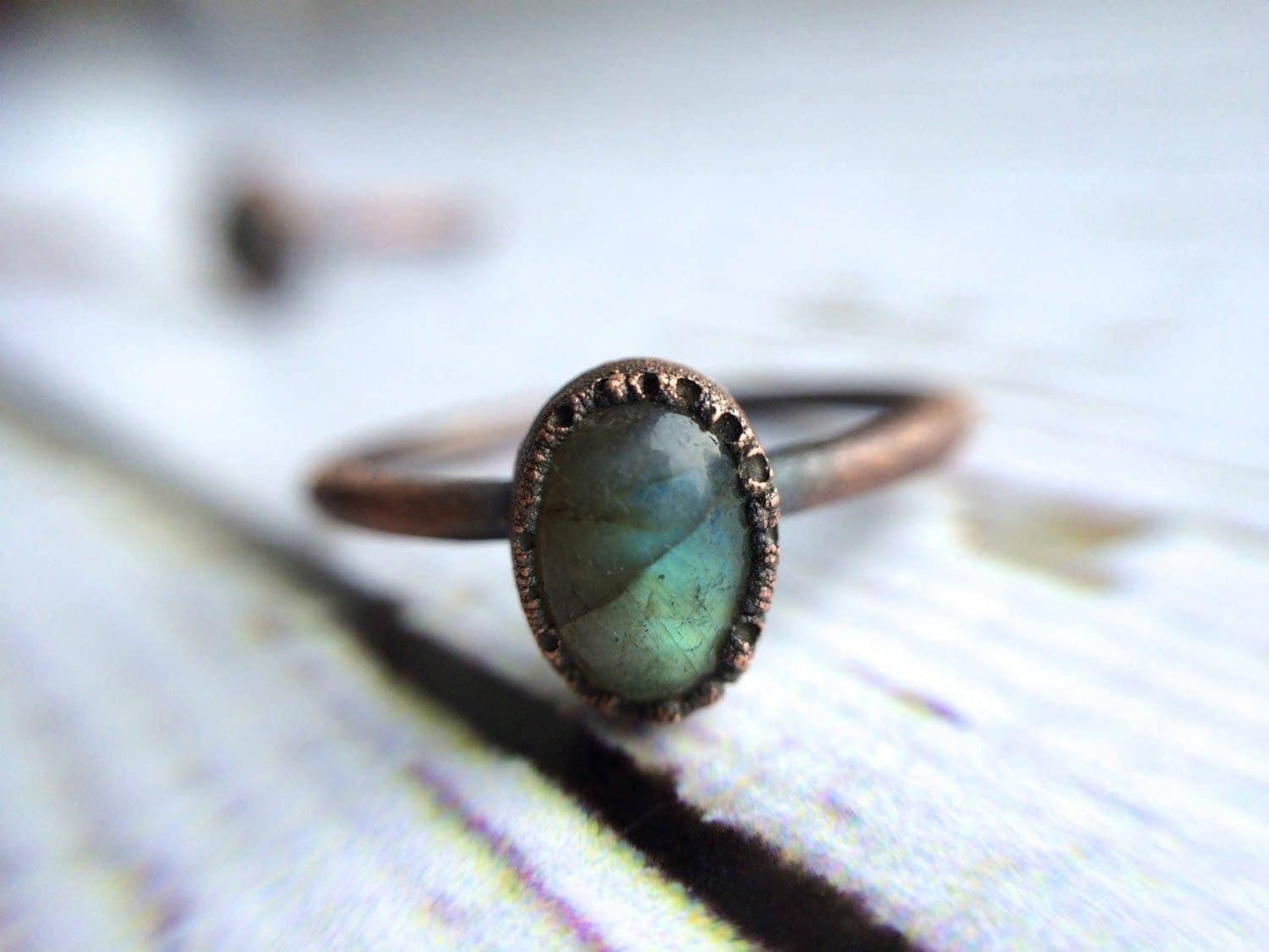 Handmade Labradorite Cabochon Ring: 7.5