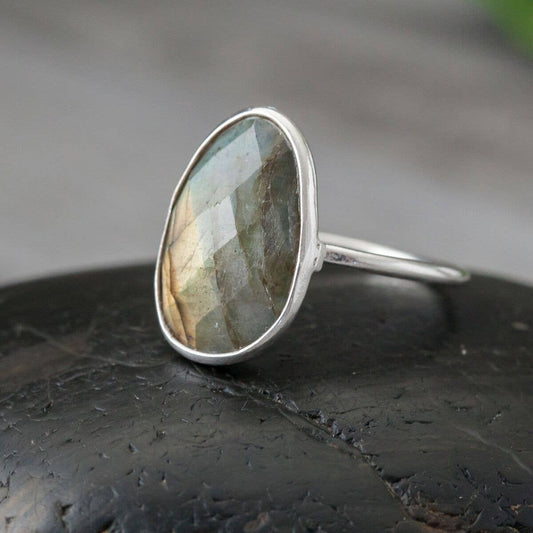 Sterling Silver Faceted Stone Ring: Moonstone / 8