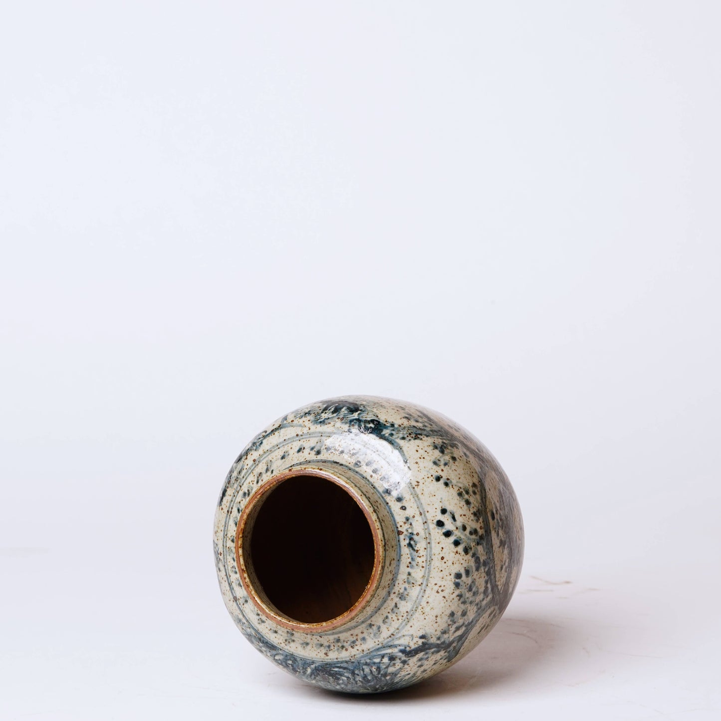 Rustic Porcelain Three Friends Small Round Vase