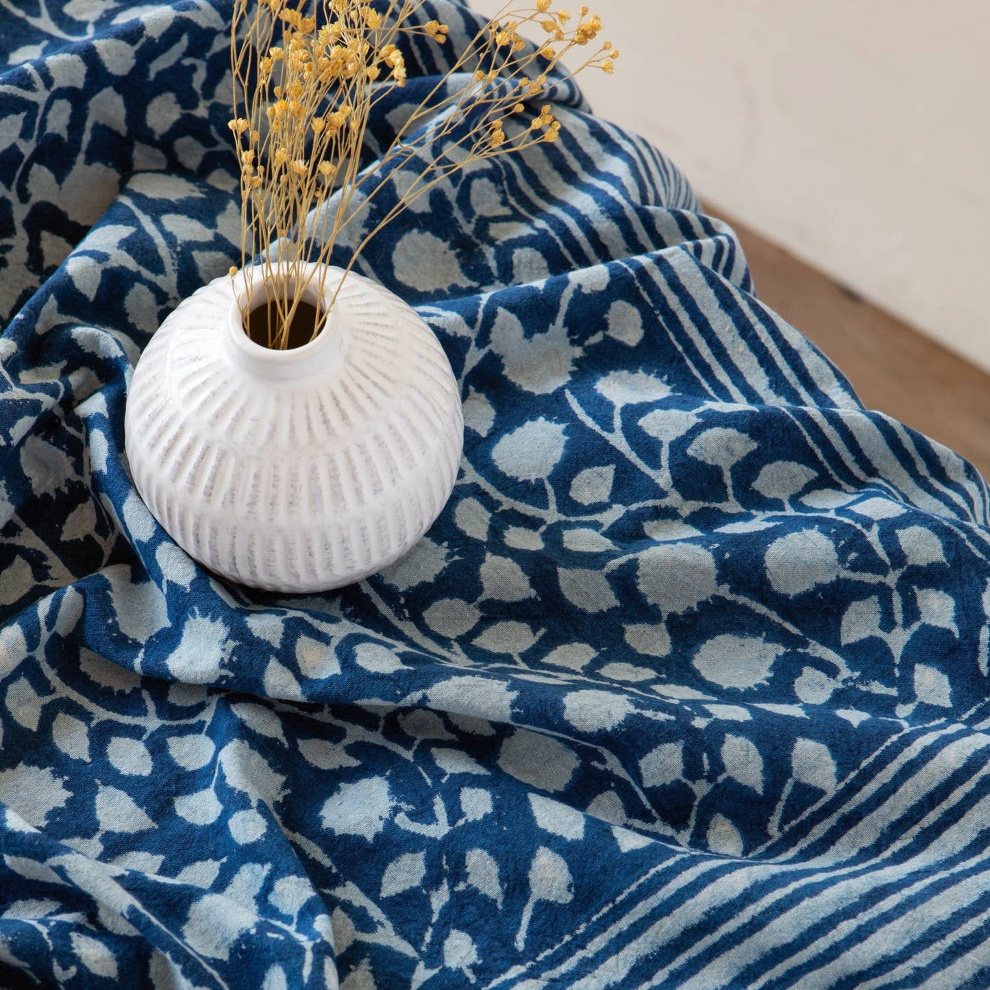 Vinebloom Block Print Tablecloth 90 x 60 inches