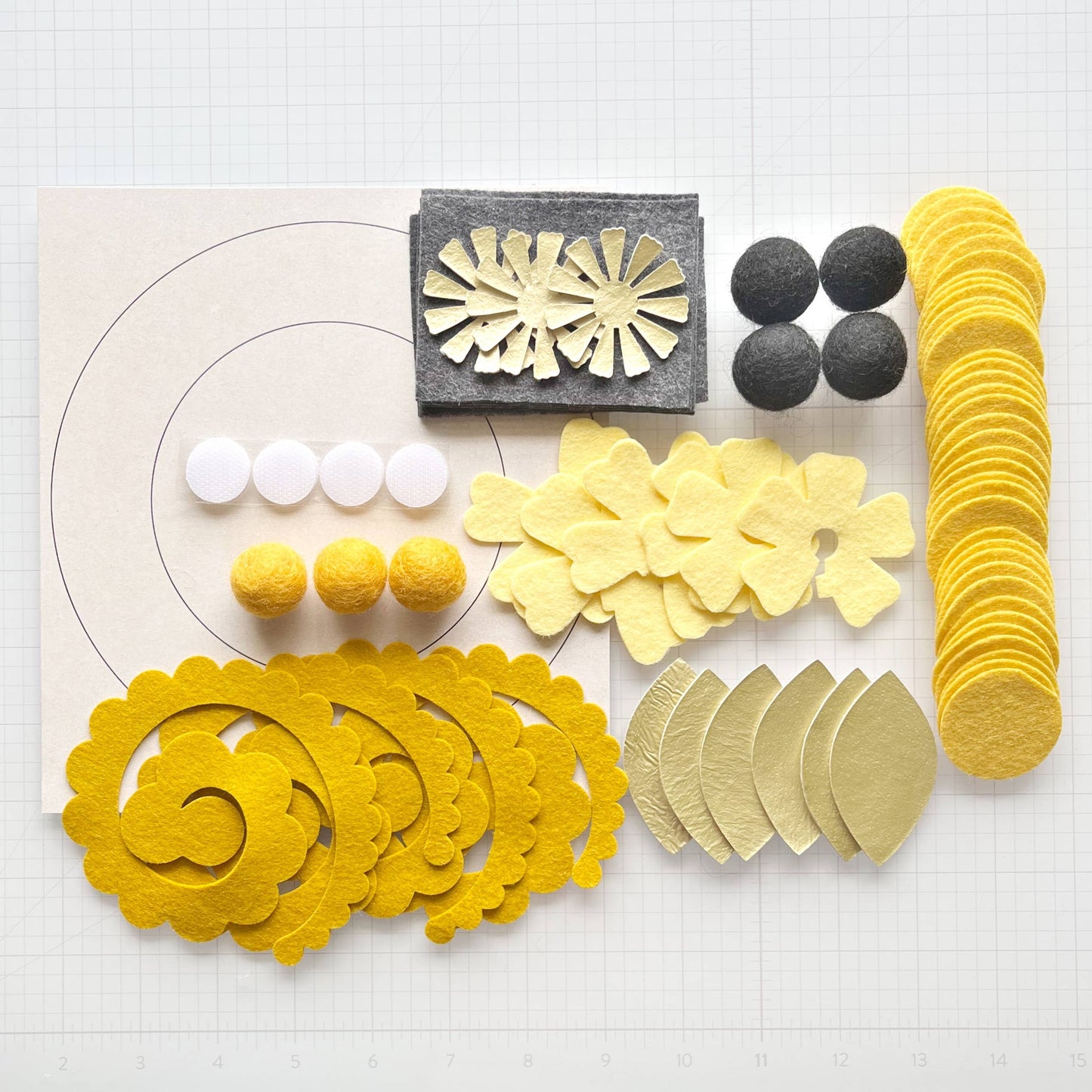 Felt Flower Wreath Craft Kit | Black and Gold