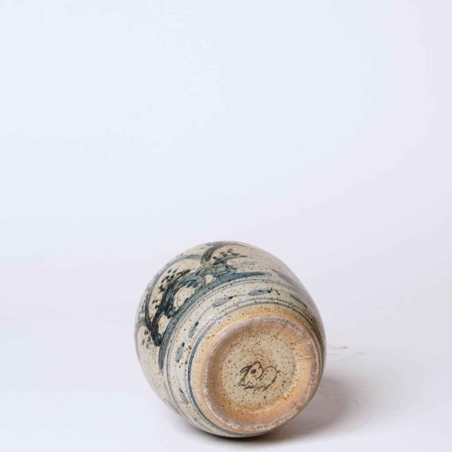 Rustic Porcelain Three Friends Small Round Vase