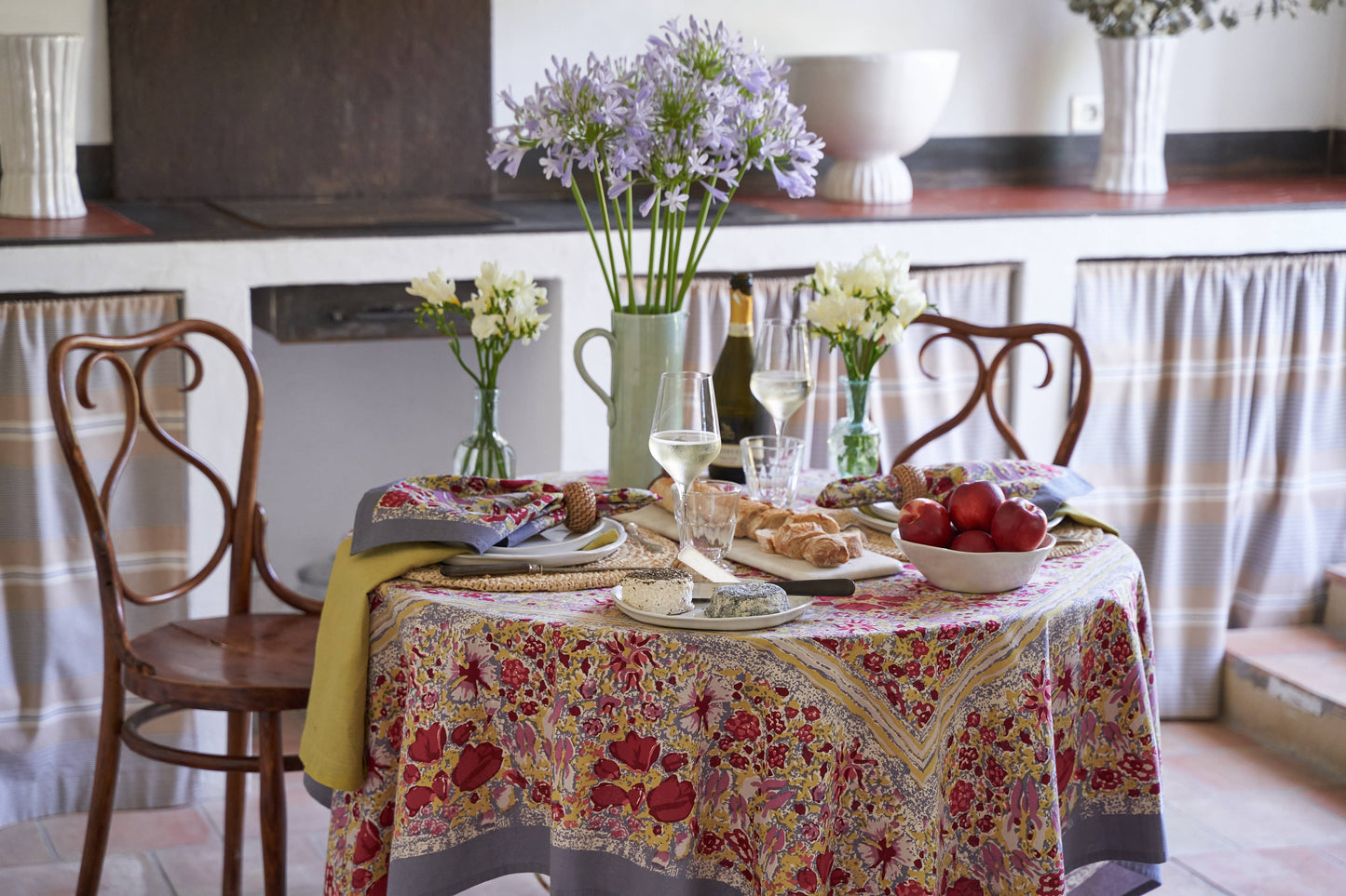 Jardin Red & Grey | French Tablecloths: 71' x 142"