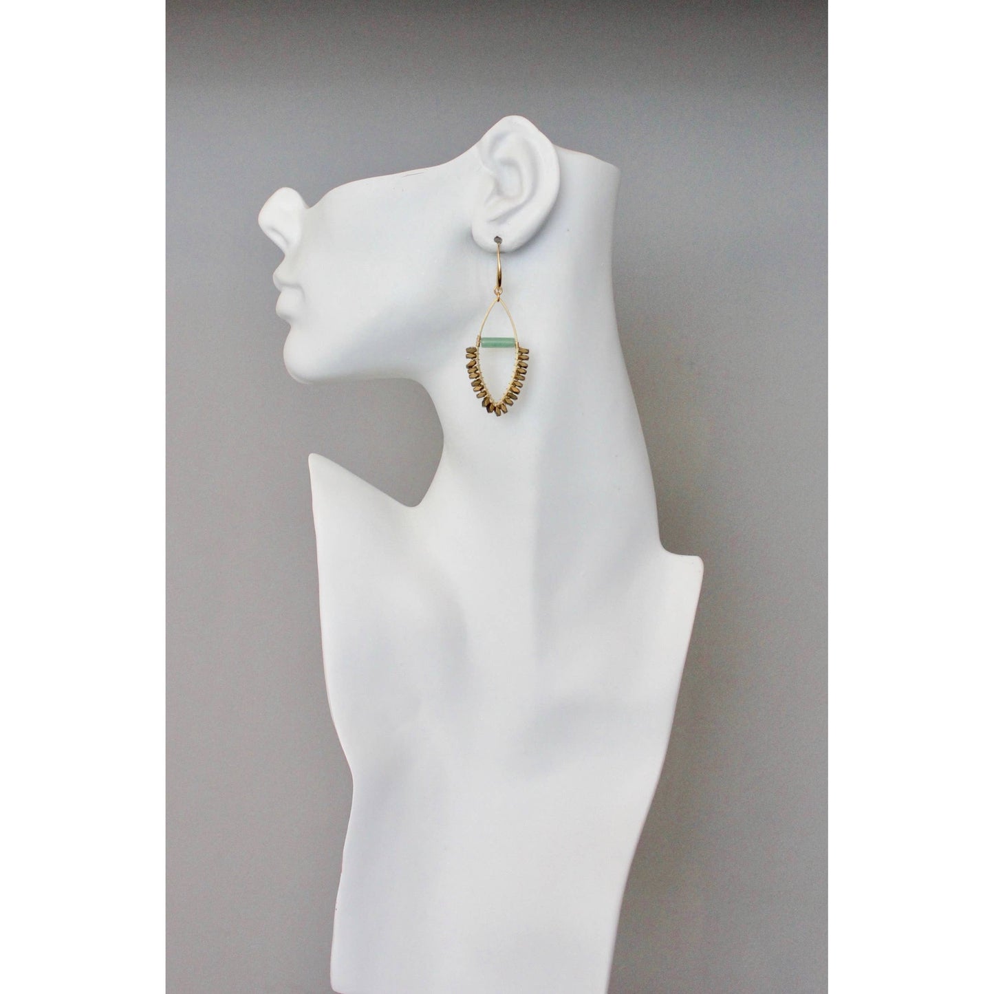 BKNE21 Jade and gold hematite wire wrapped earrings