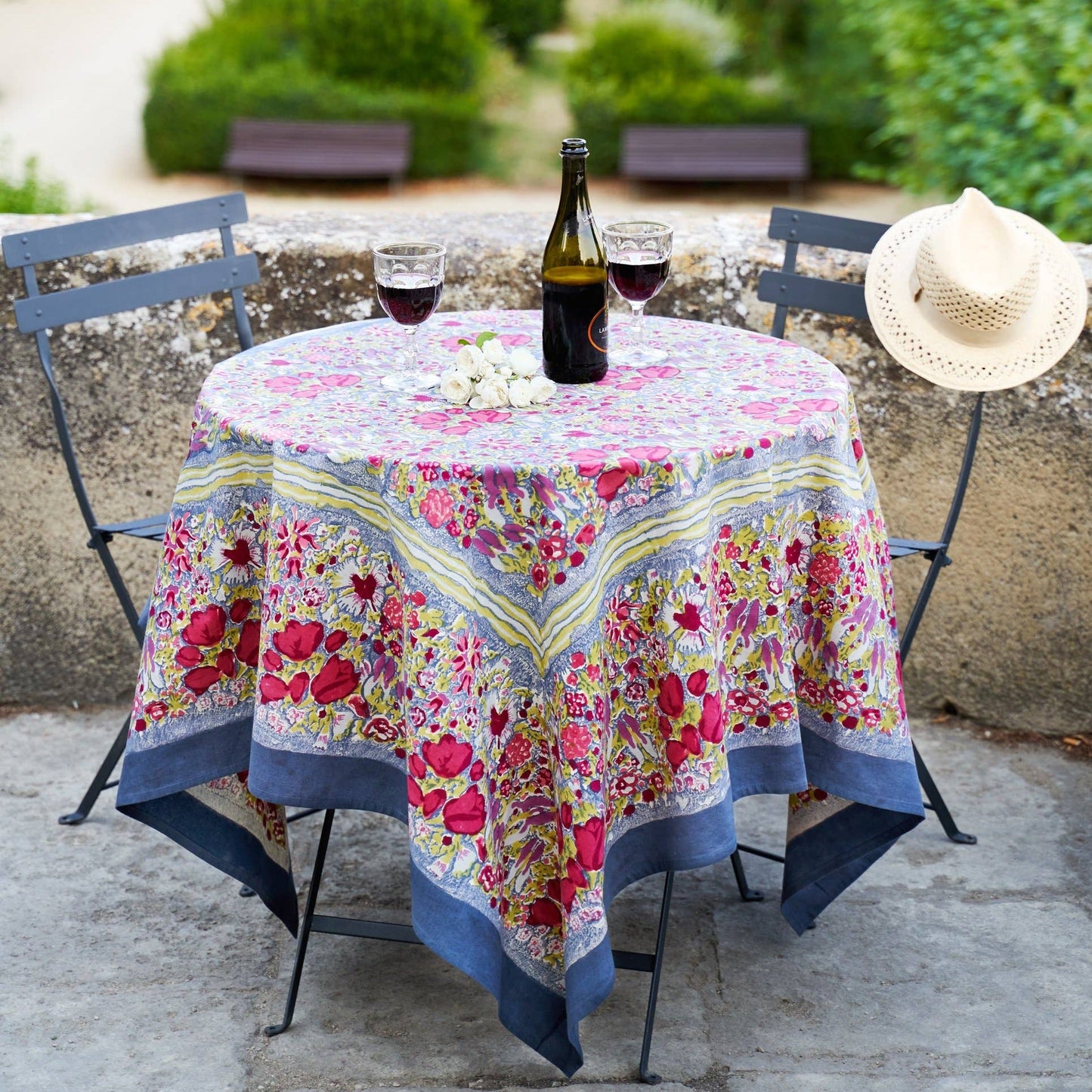 Jardin Red & Grey | French Tablecloths: 71' x 142"