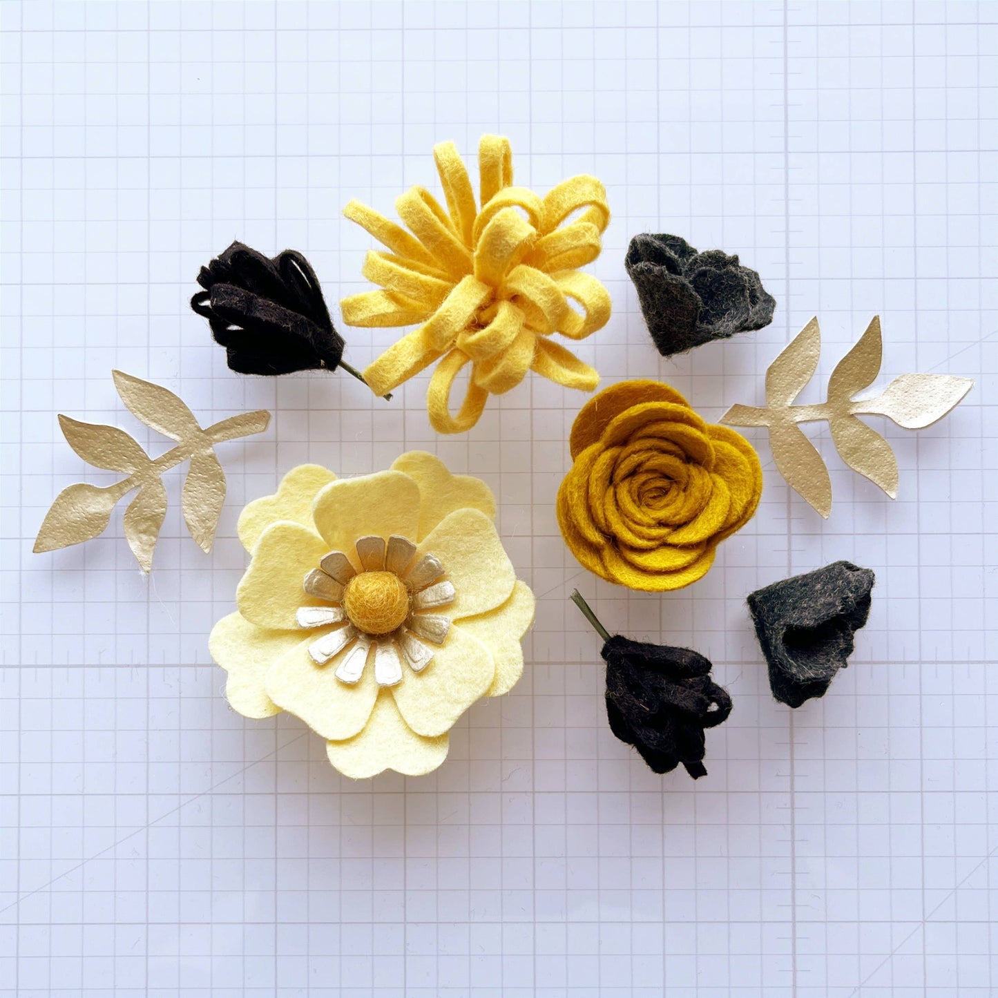 Mini Felt Flower Craft Kit | Black and Gold