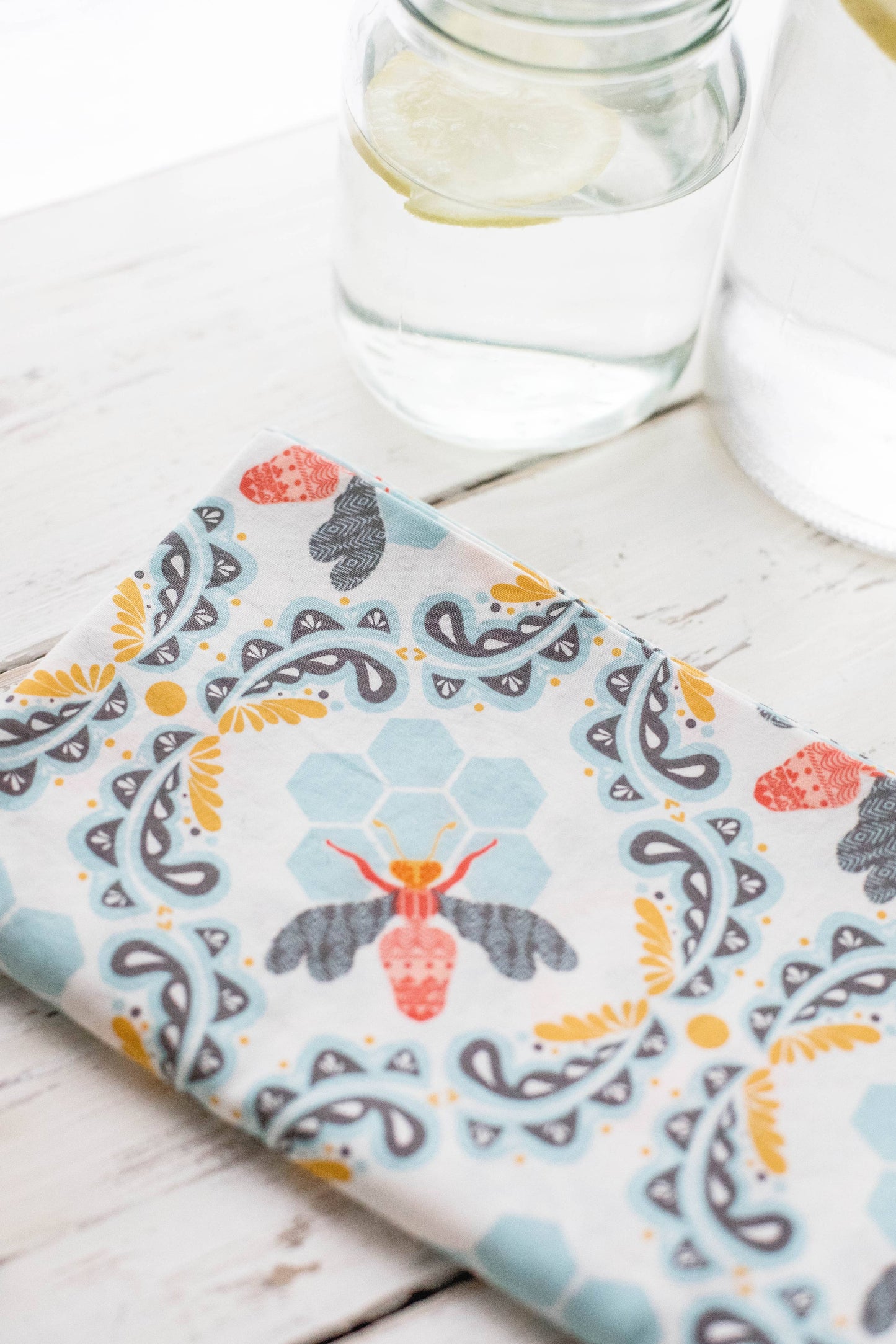 Honey Bee Cloth Napkins, set of four: 20inch dinner